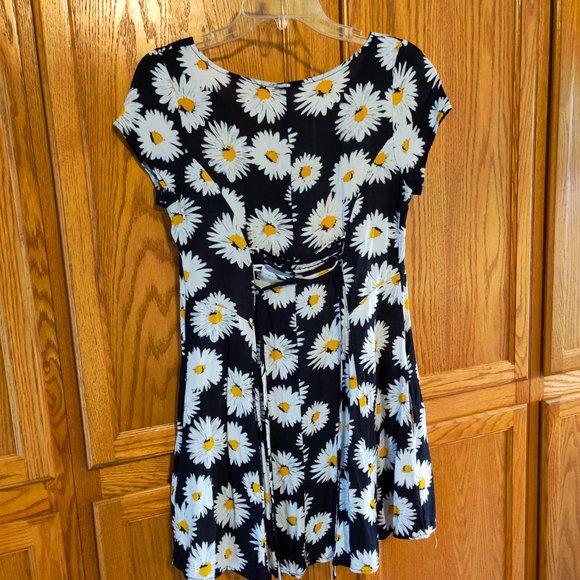 MUDD Daisy Floral Dress Size M A24 - Picture 2 of 4